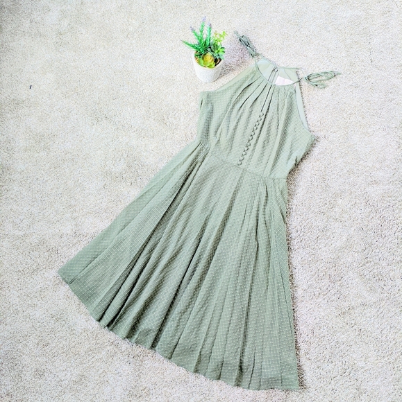 NWT Moss Green Gal Meets Glam Textured Dress - Picture 3 of 12